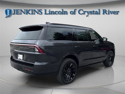 New 2025 Lincoln Navigator Reserve w/ Jet Appearance Package image 7