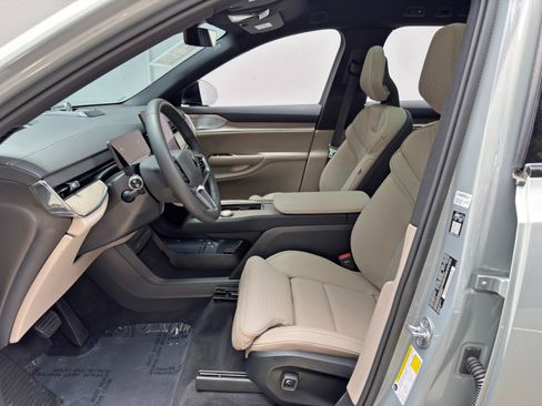Used 2025 Volvo EX90 Ultra AWD/4WD image 17
