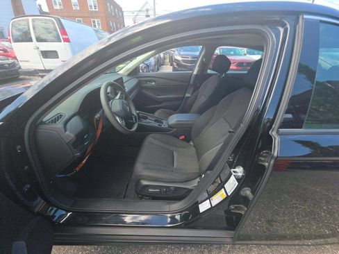 Used 2023 Honda Accord EX image 5