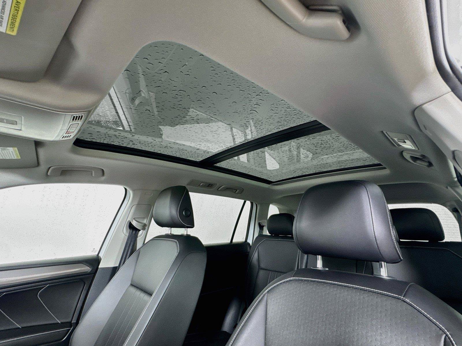 Used 2023 Volkswagen Tiguan SE w/ Panoramic Sunroof Package FWD image 21