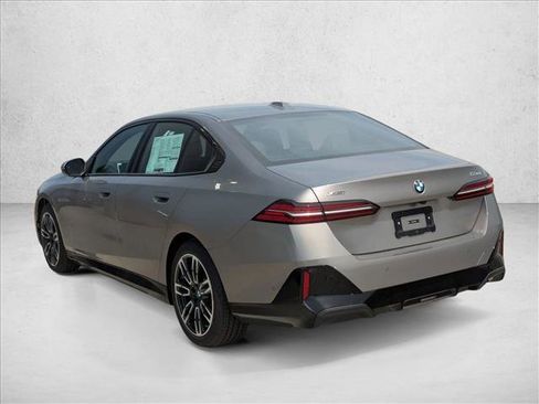 New 2026 BMW 530i xDrive AWD/4WD image 9