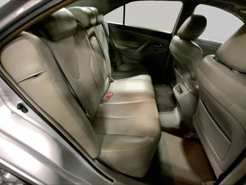 Used 2011 Toyota Camry LE w/ LE Extra-Value Pkg FWD image 19