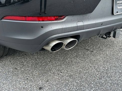 Certified 2025 Porsche Cayenne S AWD/4WD image 17