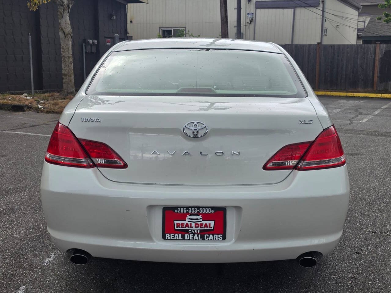 Used 2006 Toyota Avalon XLS FWD image 3
