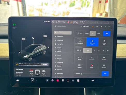 Used 2018 Tesla Model 3 Long Range RWD image 15