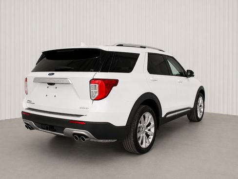 Used 2023 Ford Explorer Platinum w/ Technology Package AWD/4WD image 4