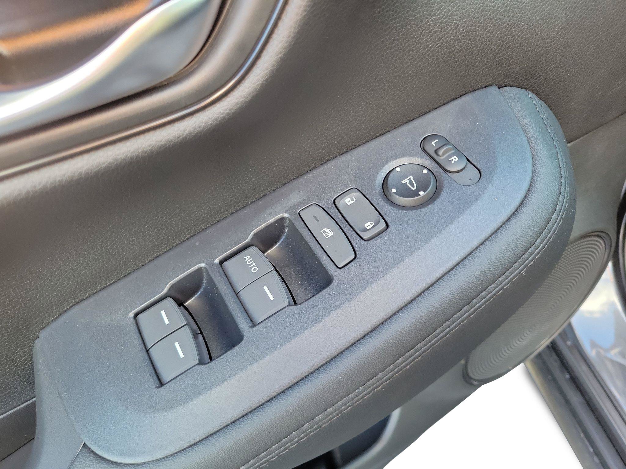 New 2027 Honda HR-V LX image 8