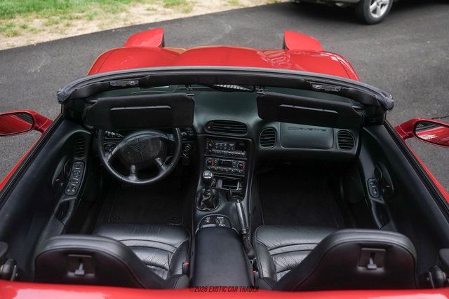 Used 2004 Chevrolet Corvette Convertible w/ Preferred Equipment Group RWD image 65