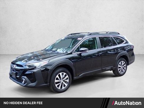 Used 2025 Subaru Outback Premium AWD/4WD image 1