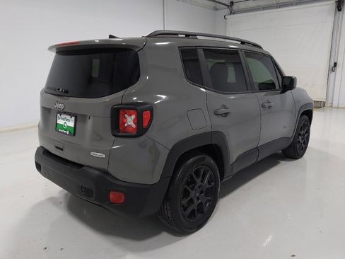 Used 2020 Jeep Renegade Latitude FWD image 9