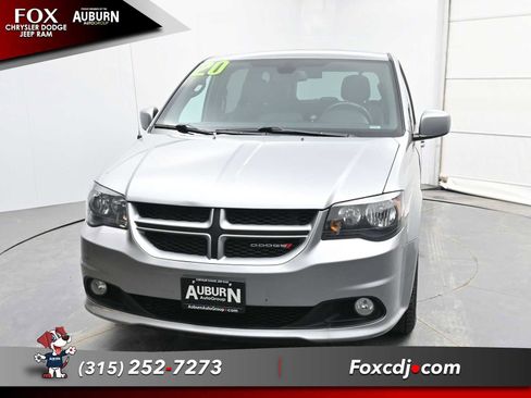 Used 2020 Dodge Grand Caravan GT image 3