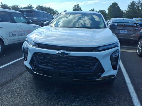 Used 2024 Chevrolet Trax ACTIV w/ Sunroof Package FWD image 5