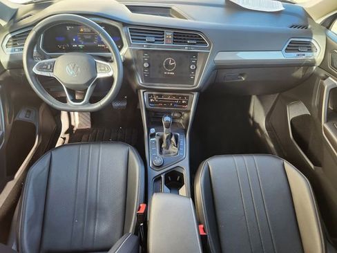 Used 2022 Volkswagen Tiguan SE image 13