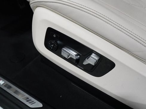 Used 2024 BMW X7 xDrive40i w/ M Sport Package image 24