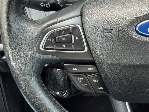 Used 2015 Ford Focus Titanium FWD image 29