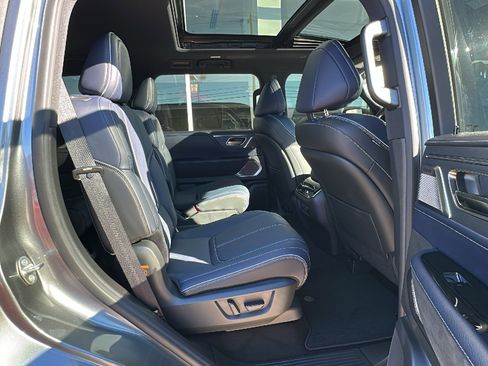 New 2026 INFINITI QX80 4WD image 13