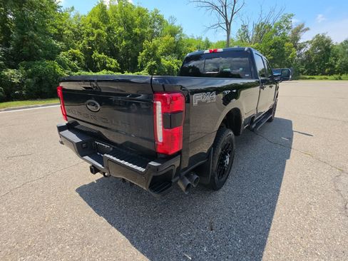 Used 2023 Ford F350 Lariat w/ Black Appearance Package AWD/4WD image 9