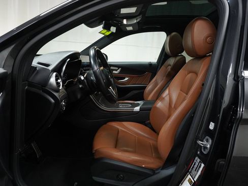 Used 2022 Mercedes-Benz GLC 300 4MATIC image 12