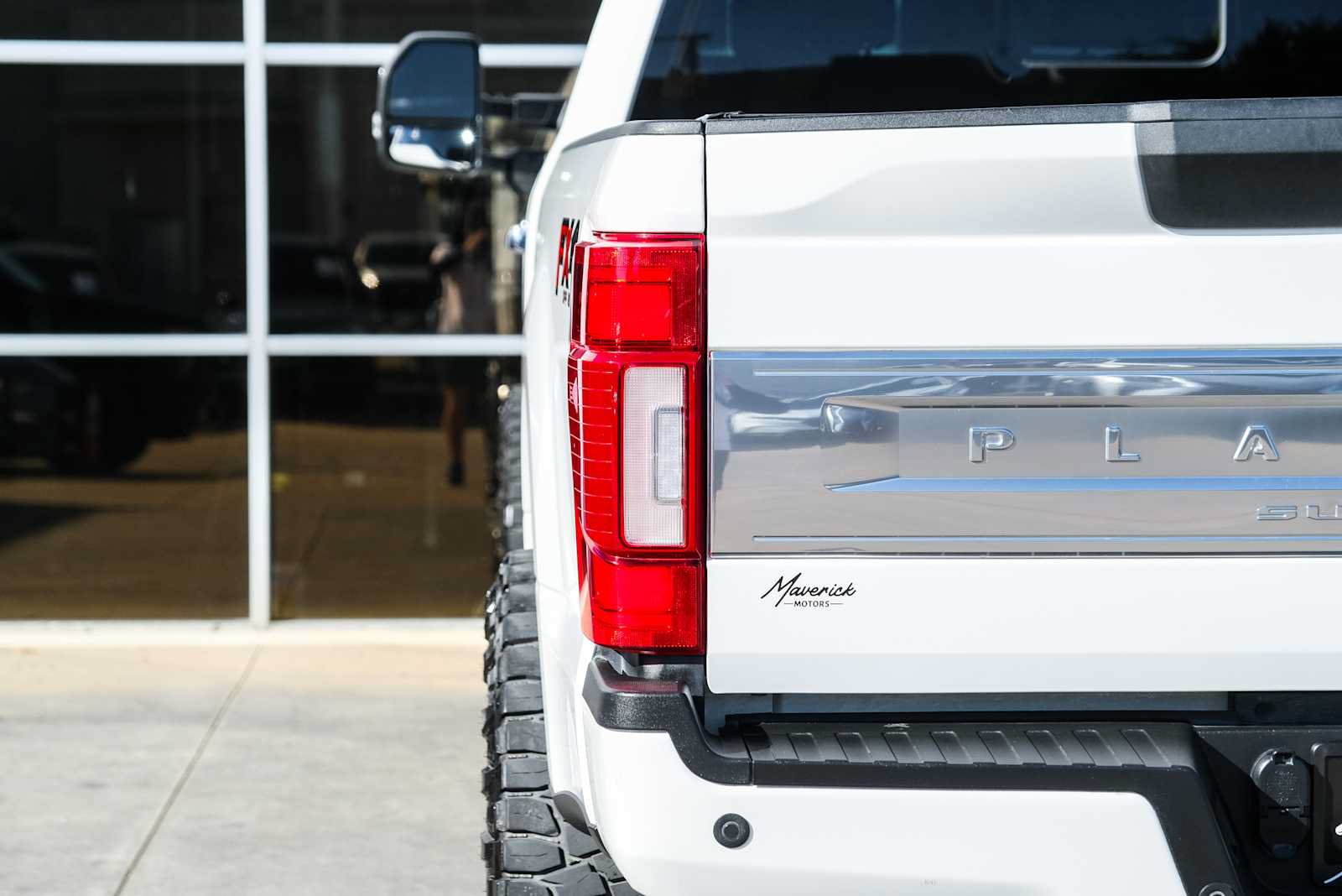 Used 2022 Ford F250 Platinum w/ FX4 Off-Road Package AWD/4WD image 13