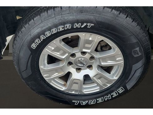 Used 2018 Nissan Titan SV RWD image 10
