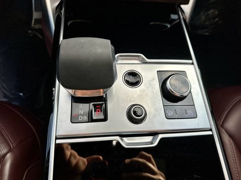 Used 2023 Land Rover Range Rover SE image 31