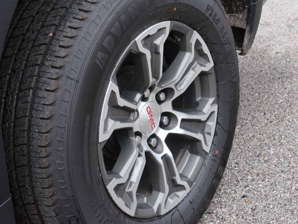 Used 2025 GMC Sierra 1500 SLT AWD/4WD image 38