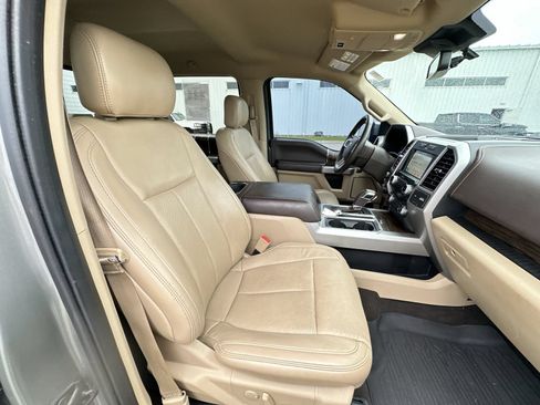 Used 2019 Ford F150 Lariat w/ Equipment Group 502A Luxury AWD/4WD image 27