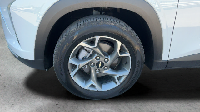 Used 2026 Chevrolet Trax LT FWD image 25