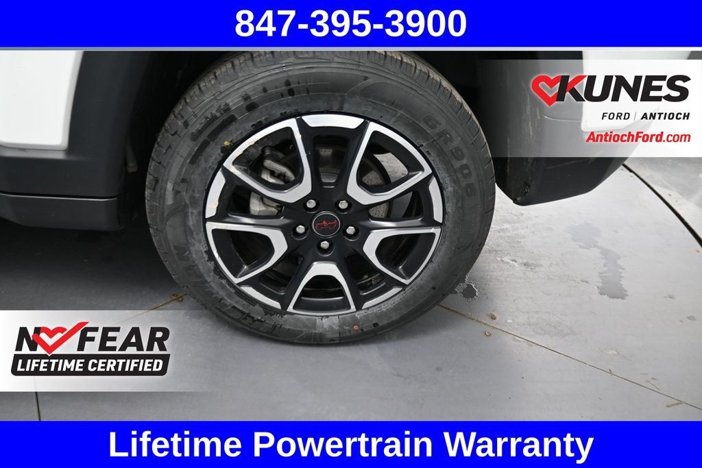 Used 2025 Jeep Compass Trailhawk AWD/4WD image 14