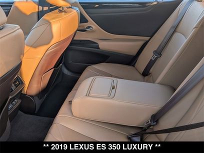 Used 2019 Lexus ES 350 Luxury w/ Accessory Package 2