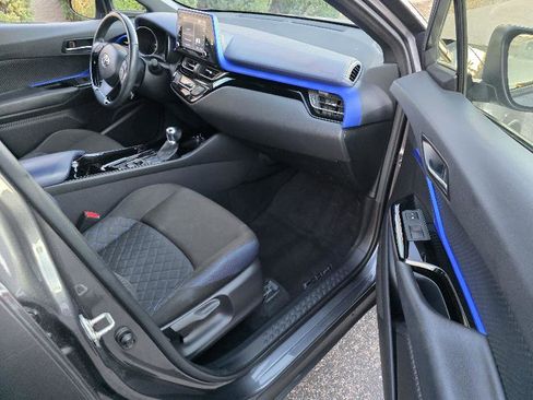 Used 2021 Toyota C-HR XLE image 11
