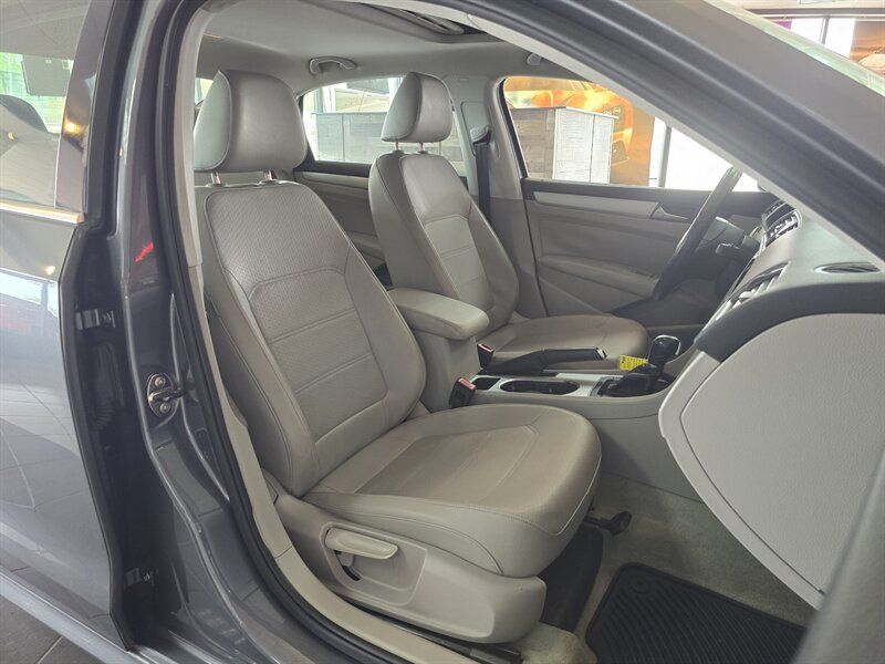 Used 2013 Volkswagen Passat TDI SE FWD image 14