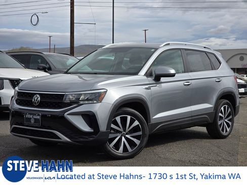 Used 2022 Volkswagen Taos SE image 1