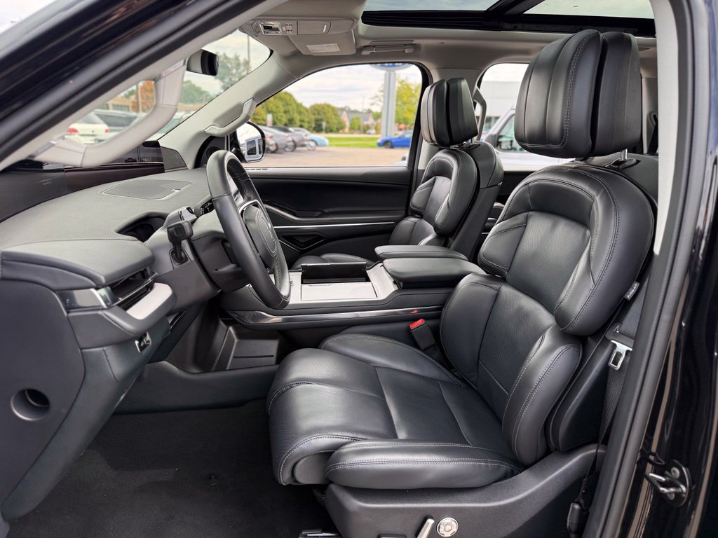Used 2025 Lincoln Navigator L Reserve AWD/4WD image 12