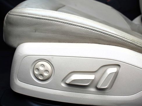 Used 2017 Audi A4 2.0T Premium w/ Audi MMI Navigation Plus image 11