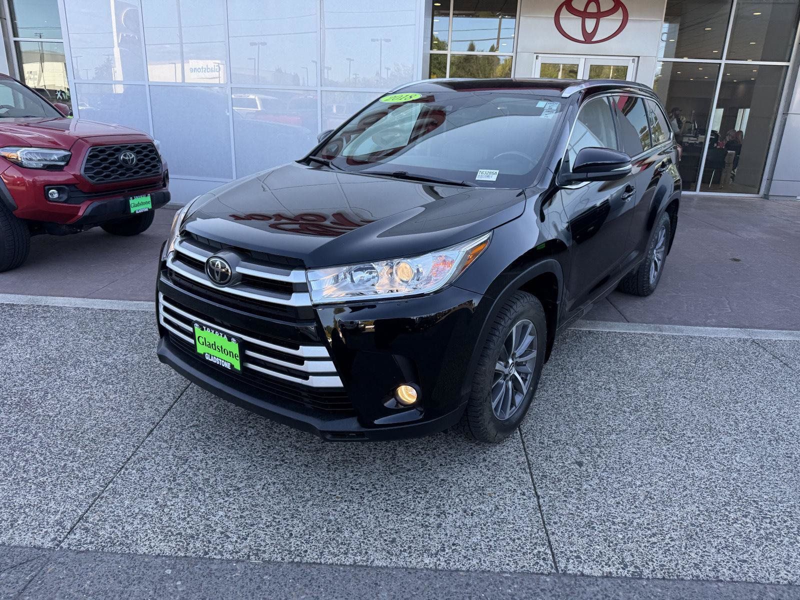 Used 2018 Toyota Highlander XLE AWD/4WD image 2