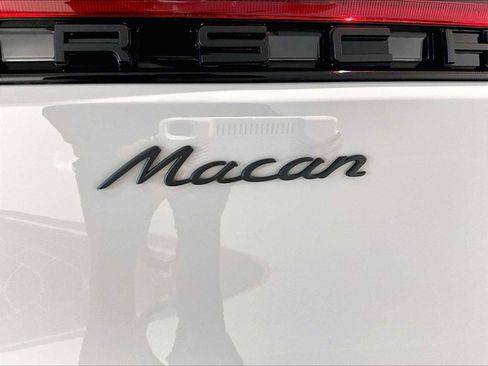 New 2026 Porsche Macan image 33