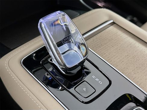 Used 2025 Volvo XC90 B5 Plus w/ Protection Package image 17