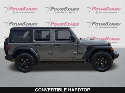 Used 2022 Jeep Wrangler Unlimited Sport AWD/4WD image 3