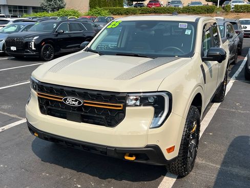 Certified 2025 Ford Maverick Tremor AWD/4WD image 5