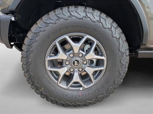 New 2025 Ford Bronco Badlands image 25