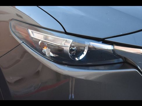 Used 2018 MAZDA CX-9 Touring image 46