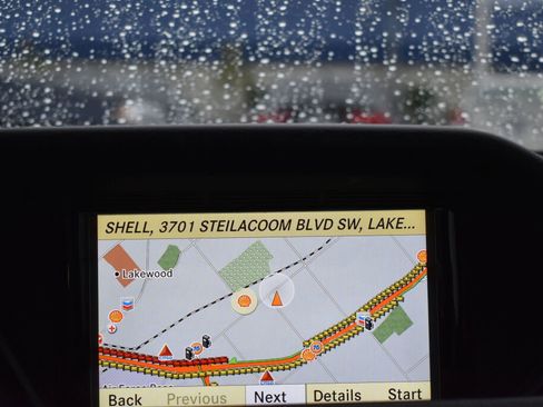 Used 2011 Mercedes-Benz E 350 Sedan image 21