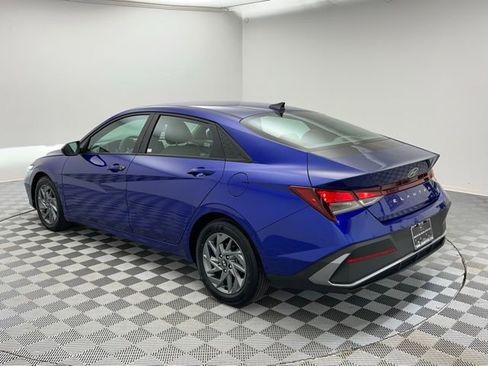 Used 2024 Hyundai Elantra SEL image 6