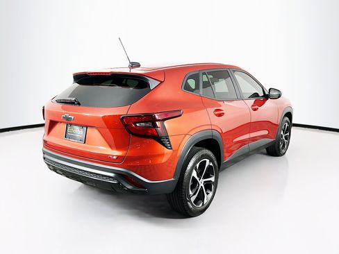 Used 2024 Chevrolet Trax RS FWD image 9