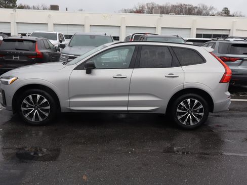 Used 2025 Volvo XC60 B5 Plus image 7