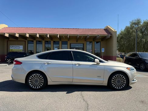 Used 2017 Ford Fusion Energi SE FWD image 12