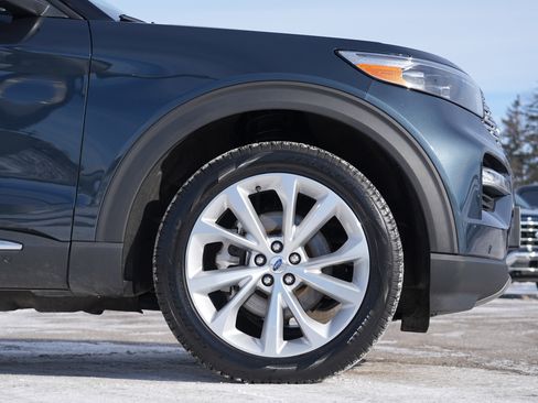 Used 2023 Ford Explorer Platinum w/ Class IV Trailer Tow Package image 15