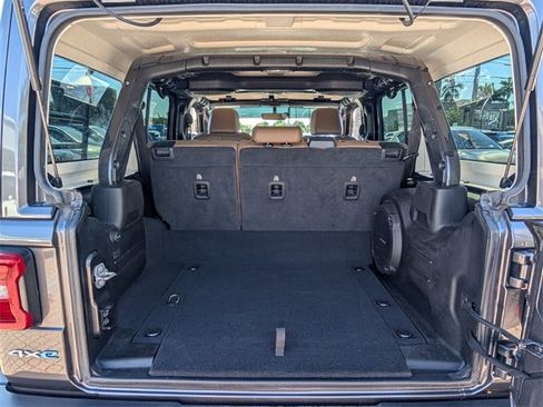 Used 2022 Jeep Wrangler Unlimited Sahara w/ Cold Weather Group image 11