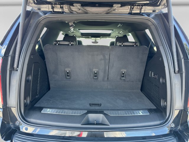 Used 2021 Chevrolet Tahoe Premier w/ Premium Package AWD/4WD image 19